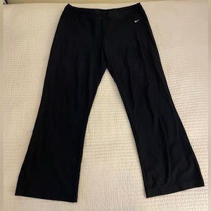 Nike Flare Crop Yoga Pants